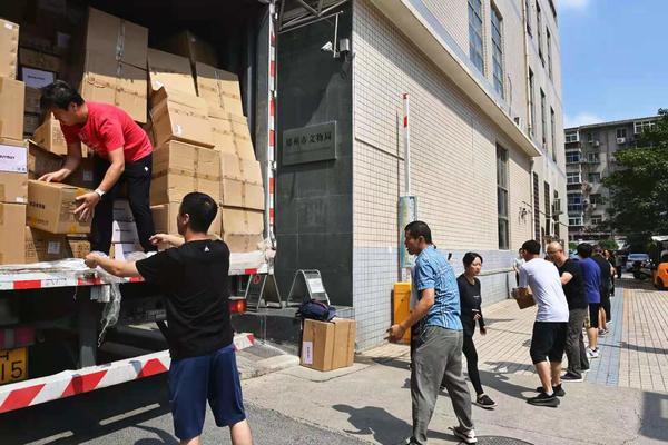 100多万元救灾物资抵达河南 将发往郑州各区县（市）受灾严重文物单位