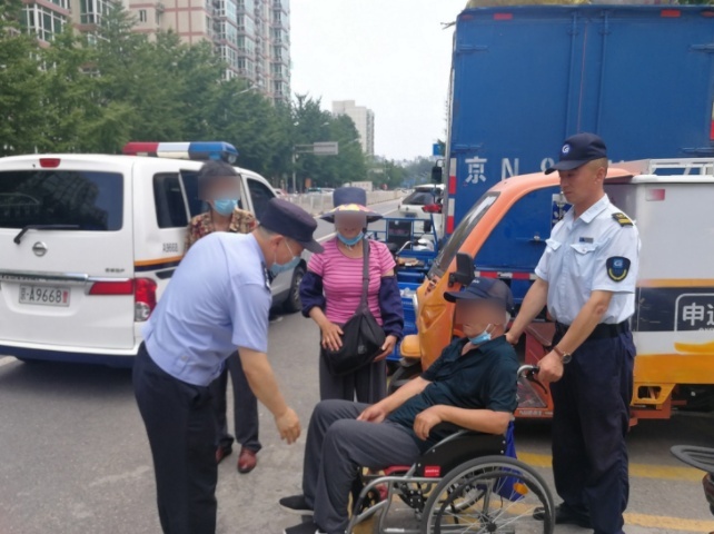 北京一67岁坐轮椅老人在路边意外“失踪” ！多亏了他们