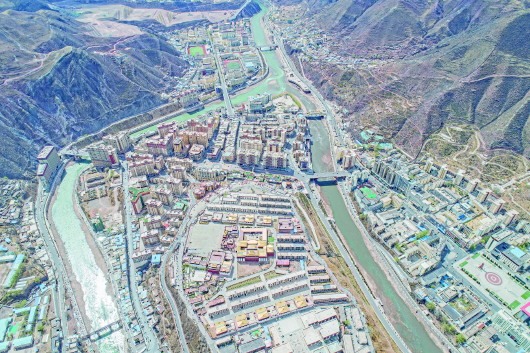 “藏东明珠”昌都：深山峡谷崛起现代新城