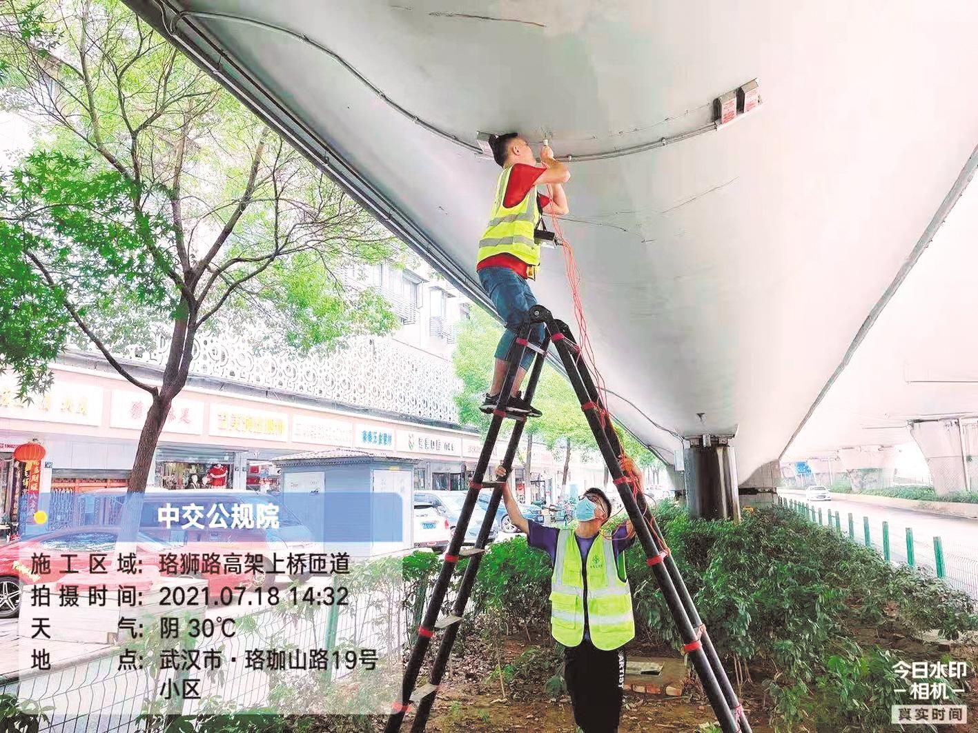 武汉市首次举行桥梁动力特性测试 桥梁“呼吸”被纳入“年检”套餐