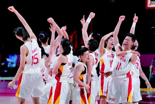 跨过“澳”坎进八强中国女篮随着比赛成长
