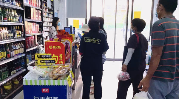 “货物充足，就是人太多了” 大河网记者探访郑州部分超市供应情况