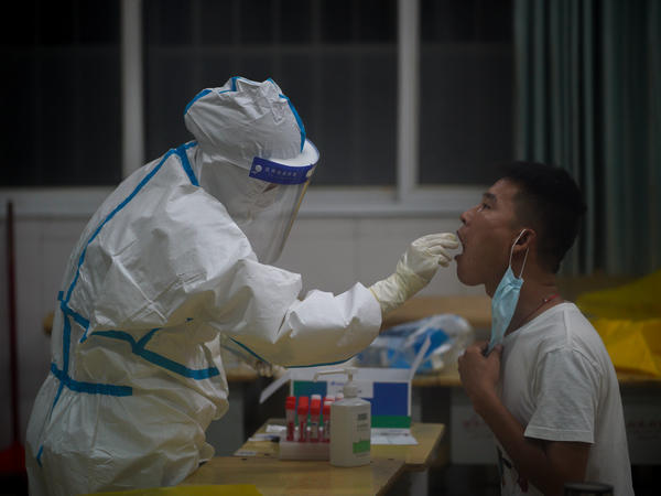 视频 | 郑州部分小区连夜进行全员核酸检测