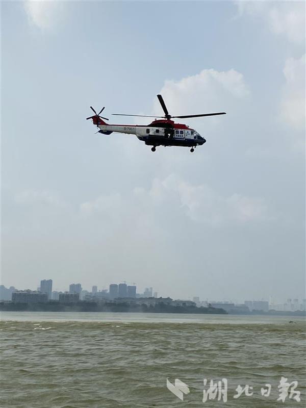 湖北举办首届直升机救生培训班