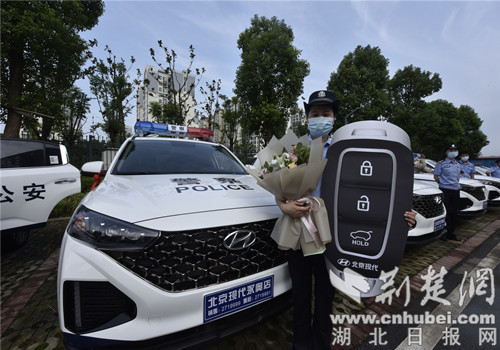 襄州区公安局为一线实战单位配发新购警用车辆