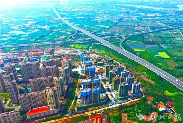 中法武汉生态示范城新天还建社区加紧建设