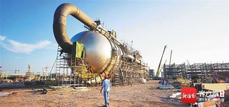 海南炼化百万吨乙烯项目多台大件设备运抵 项目建设加快推进