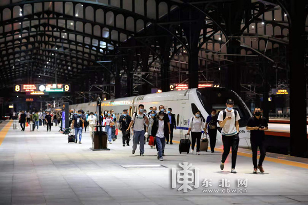 哈铁恢复及增开25对列车服务旅客出行