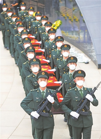 忠魂归来 英雄安息——第八批在韩中国人民志愿军烈士遗骸安葬仪式见闻