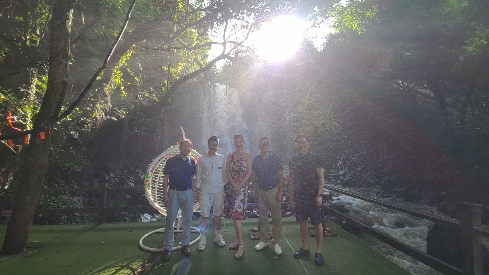 少儿民歌文化季｜海南音乐创作团队从瀑布中找到灵感