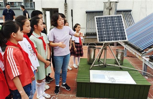 武汉这个小学的太阳能发电站，10年发电超5万度
