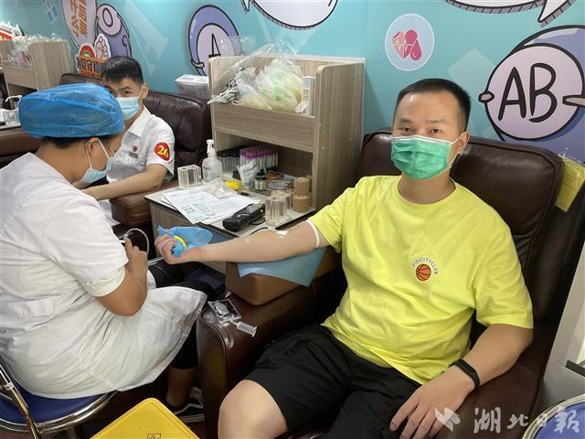 300余名物业人从武汉三镇赶来献血 爱心助力“双节”团圆