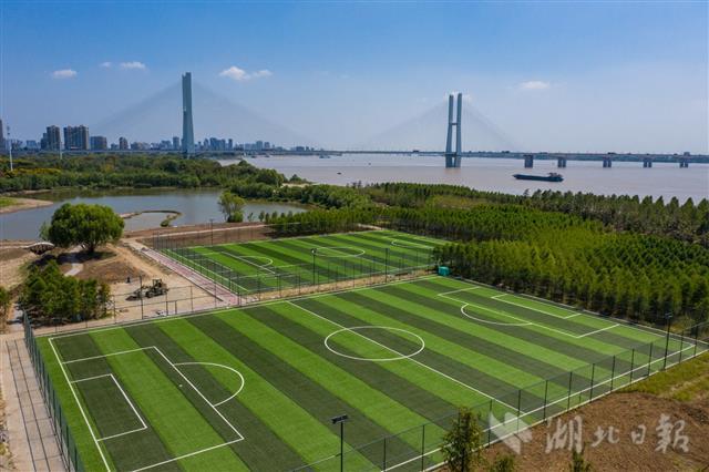 荆州城区新建25个足球场