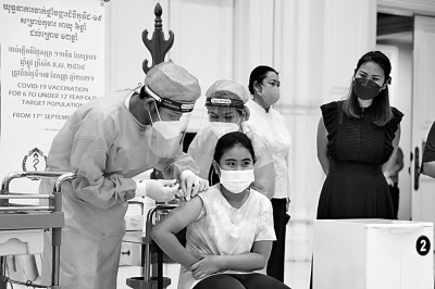 柬埔寨启动6岁至12岁儿童新冠疫苗接种