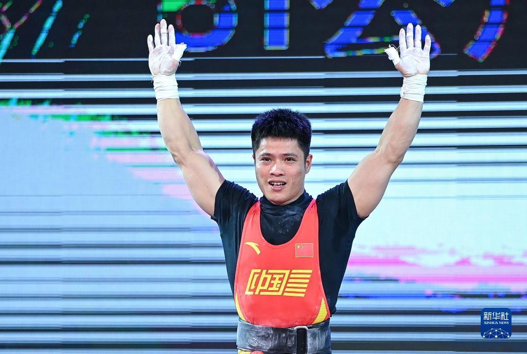 全运会-举重男子61公斤级决赛：福建队选手李发彬获得冠军