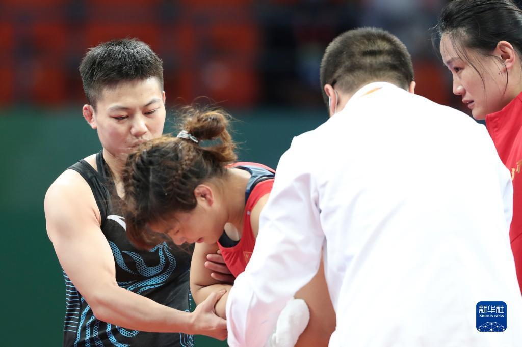 全运会-摔跤项目女子自由式53公斤级半决赛：庞倩玉晋级决赛