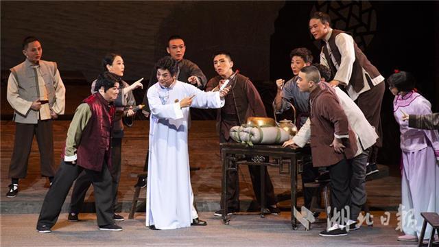 荆州花鼓戏《胡幼松》幕后：为了这部剧，他一月减重二十斤