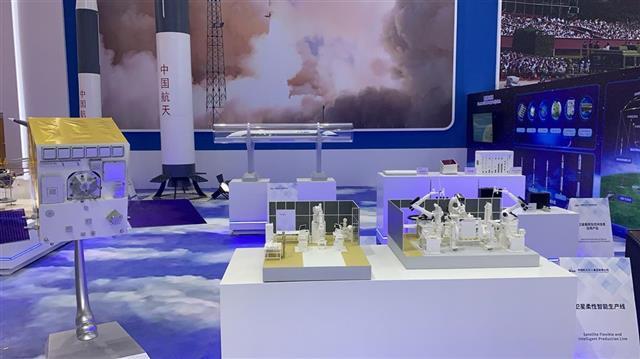 能定制、能“批产”，位于武汉的卫星智能生产线惊艳珠海航展