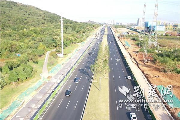 武汉高新大道改造工程主线双向八车道将于“十一”通车