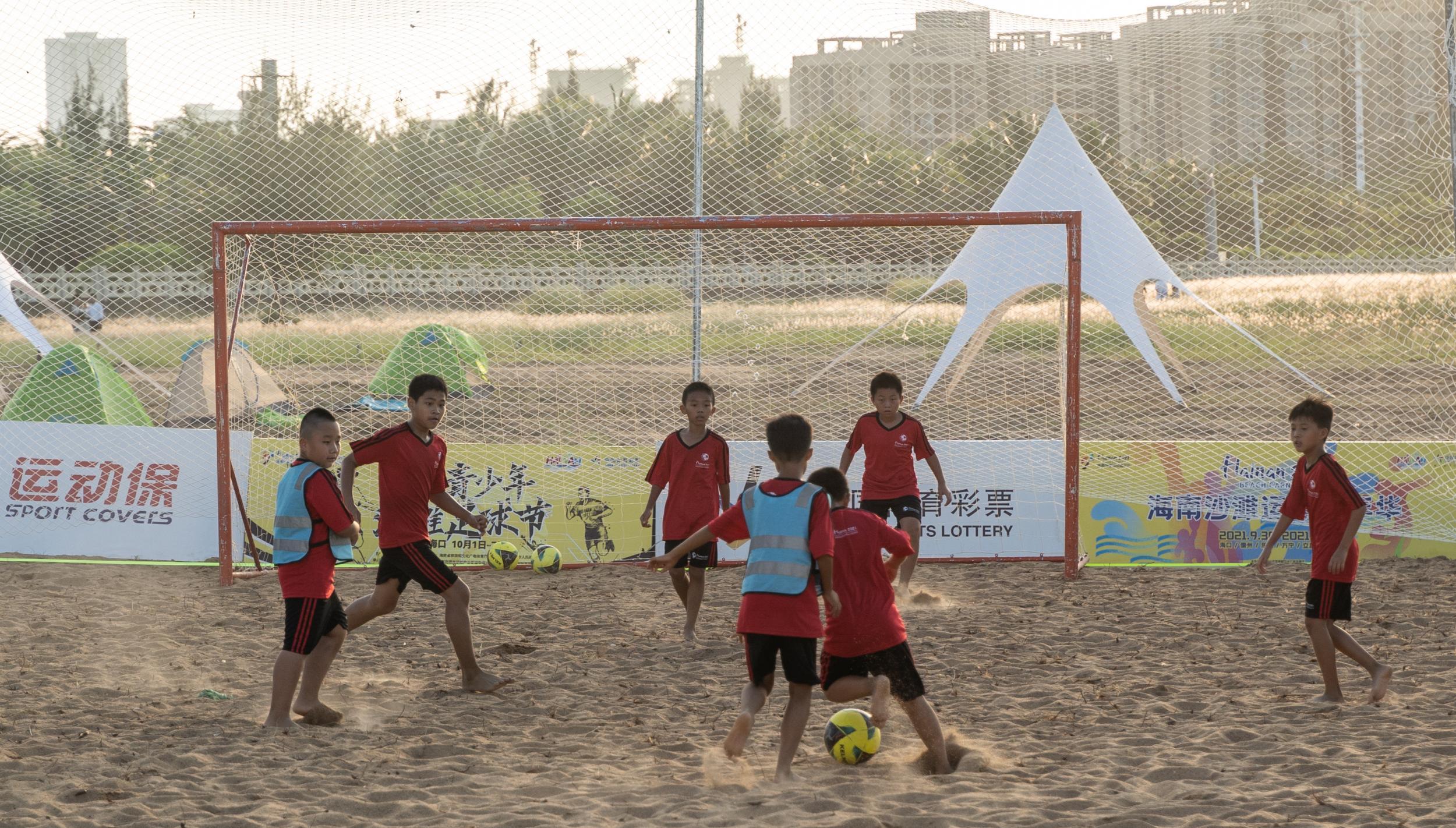 ​组图丨2021海南海口沙滩足球青少年国庆营举行