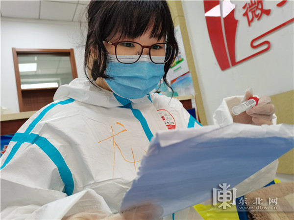 东北网记者十一假期的防疫日记（三）：社区来了世界冠军志愿者