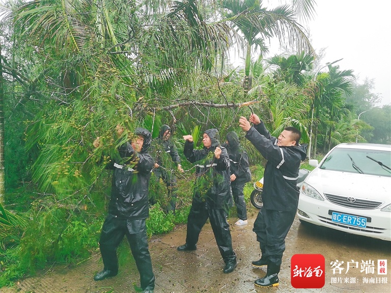 琼海市博鳌镇党员干部全天候巡查 保障群众生命财产安全