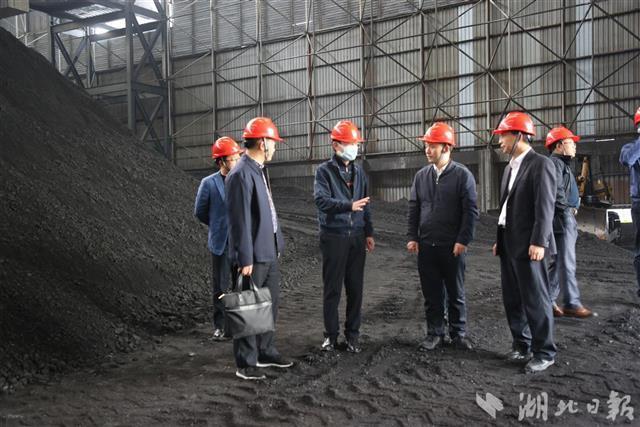 煤矿里、站台上……一群湖北“买煤人”活跃陕西保供应