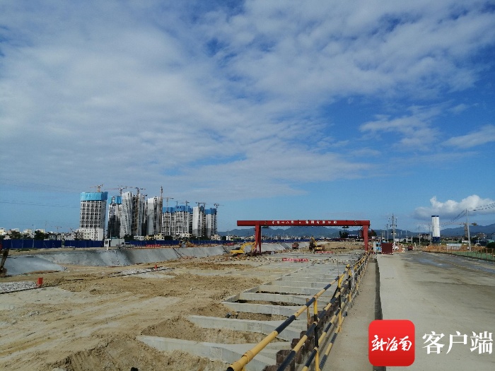 椰视频 | 新海南记者探访G98环岛高速公路三亚崖州湾科技城段改建现场