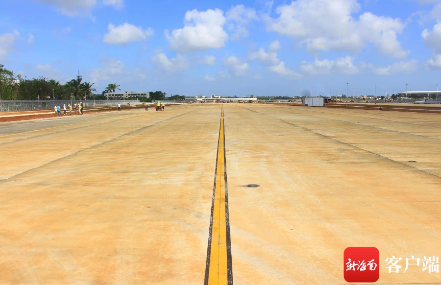 海口美兰机场二期飞行区西垂滑场道工程顺利通过竣工验收