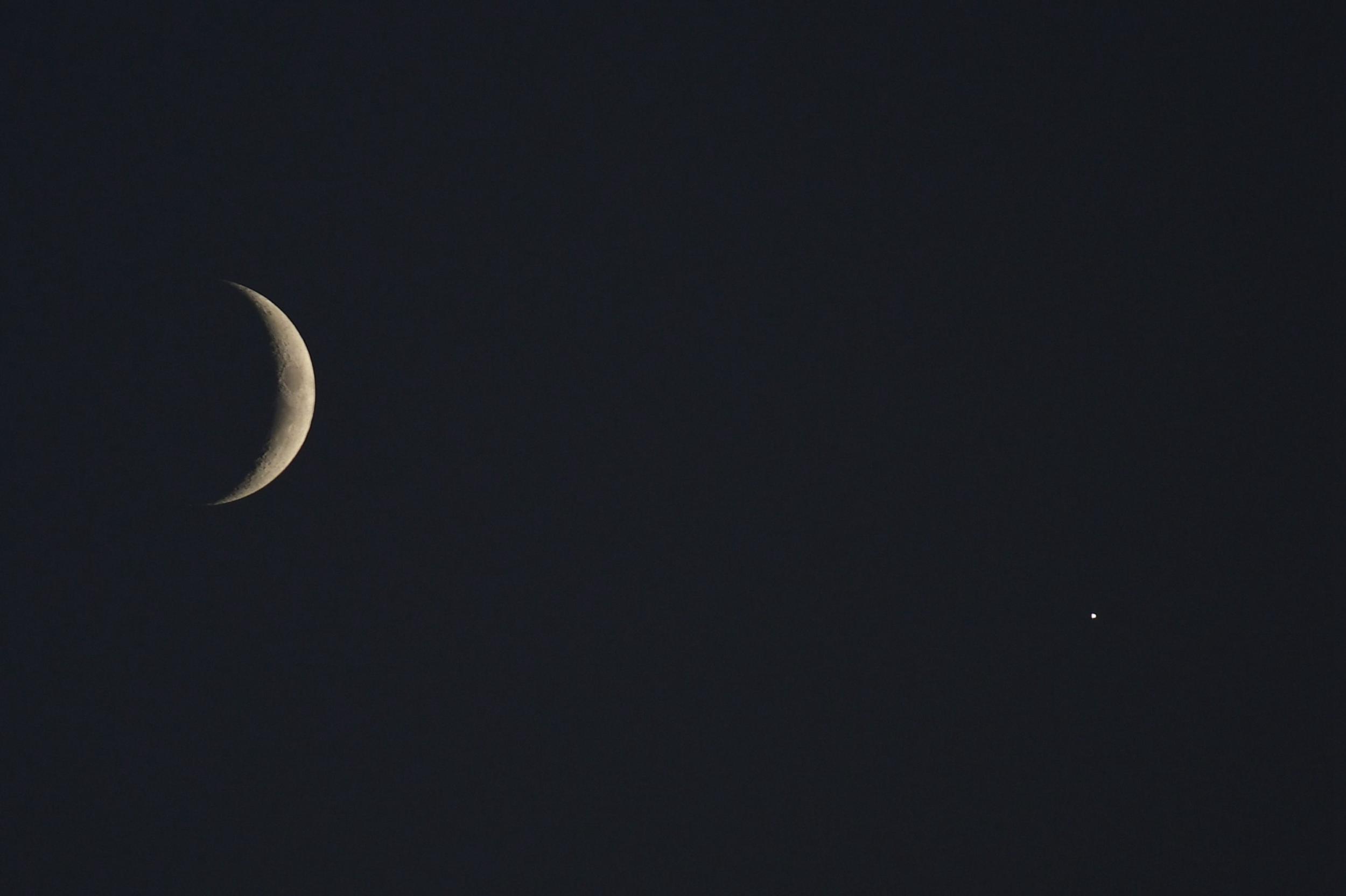 原创组图丨金星合月，扮靓海口夜空