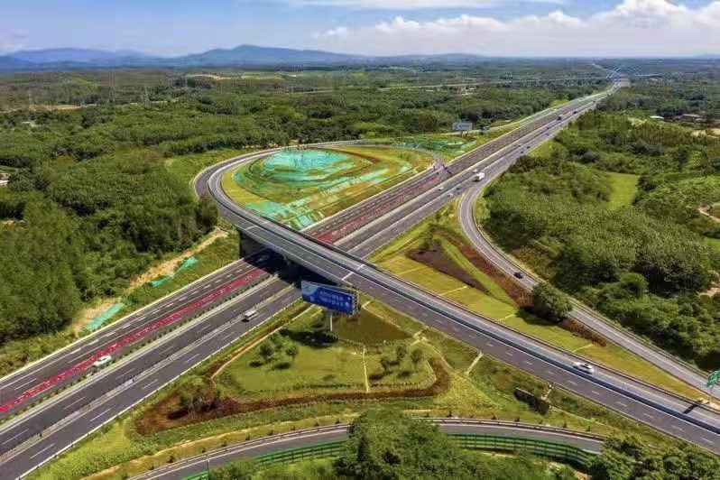 阳茂高速改扩建项目全力冲刺年底通车目标 过半路面具备八车道通行条件