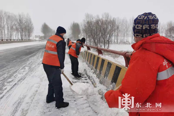 哈尔滨市交通局全力开展国省干线和农村公路除雪保通工作