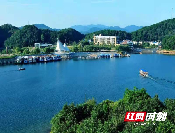 湘乡市“河长制”绘就一幅碧水蓝天景色