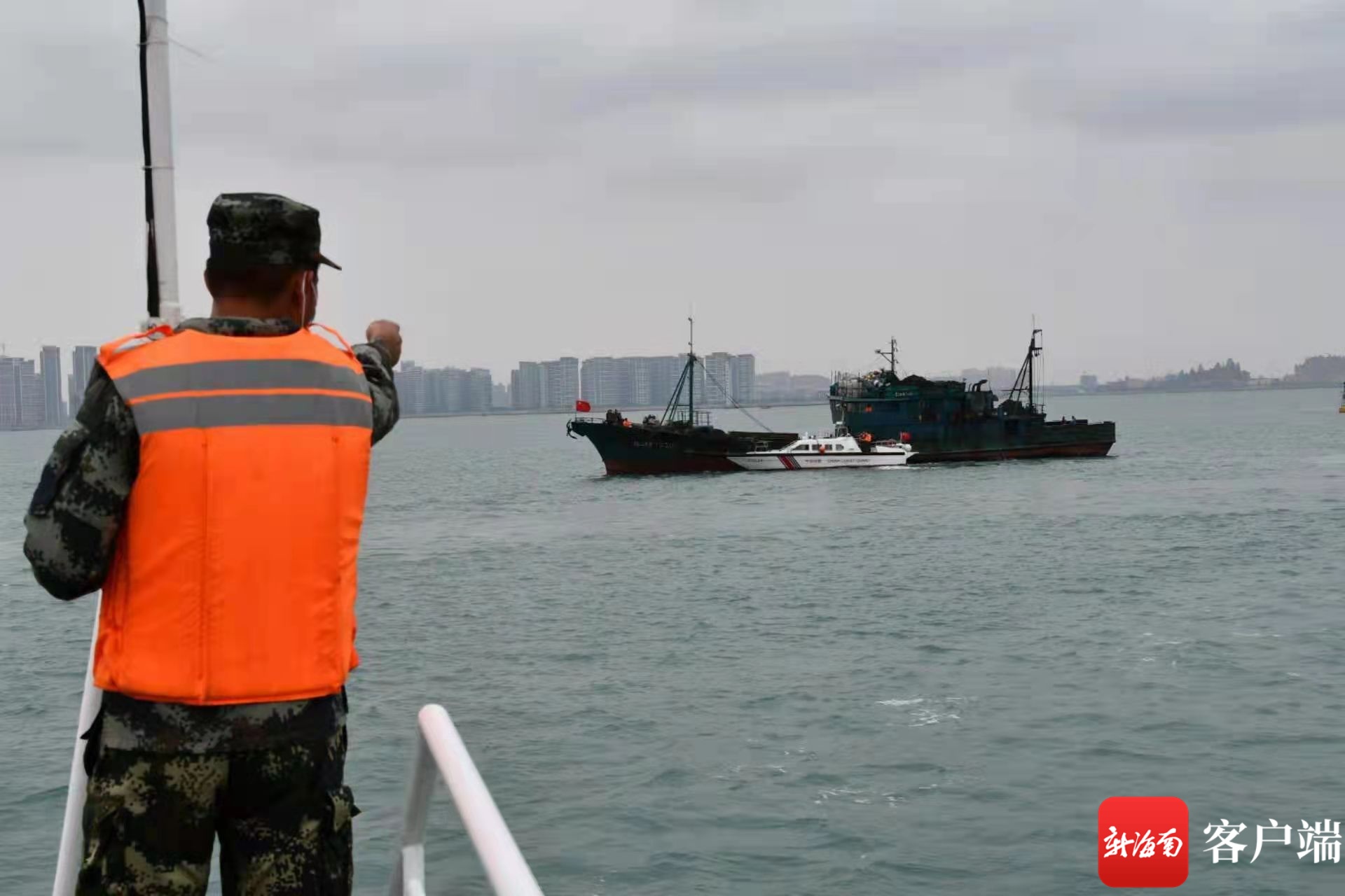 儋州海警连续查获6艘海上违规船舶 查获28吨渔获物