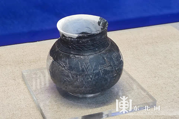 约2900年前的“篦点蛙纹陶壶”亮相黑龙江省博物馆