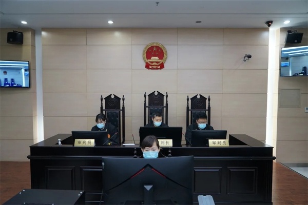 长春中级人民法院举行“公众开放日”活动