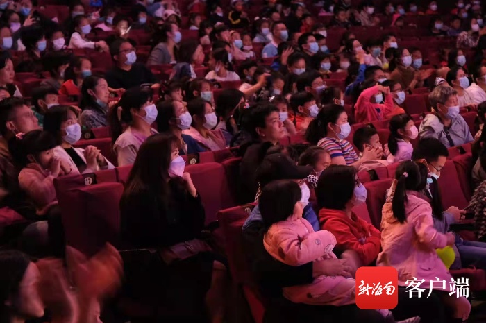 海南百场文化惠民活动儿童剧《卖火柴的小女孩》暖心上演
