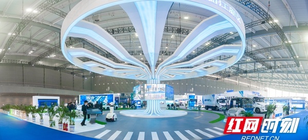 湘江新区智能网联“生态展”惊艳亮相人工智能产业博览会