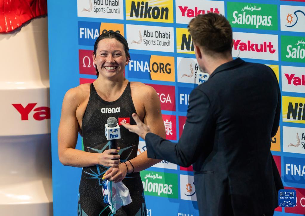 阿布扎比短池世锦赛：何诗蓓获女子200米自由泳冠军并打破世界纪录