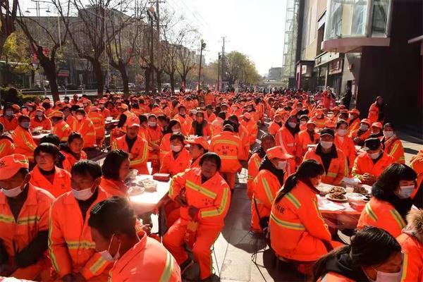 冬至•暖河南｜开了77桌！长葛为环卫工人举行“千人饺子宴”