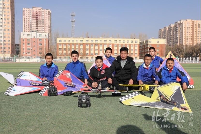 北京援疆教师郭宝信，带洛浦的孩子“一起飞”