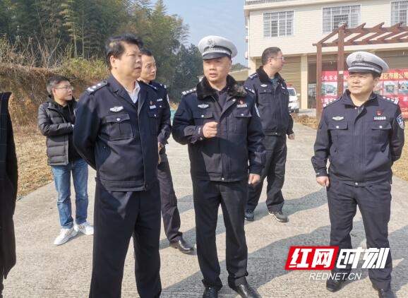湖南省交警总队督导319国道示范路创建工作