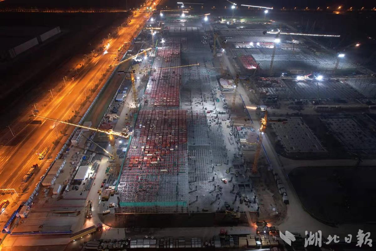跑出新年“加速度” 中航锂电武汉项目完成基础施工