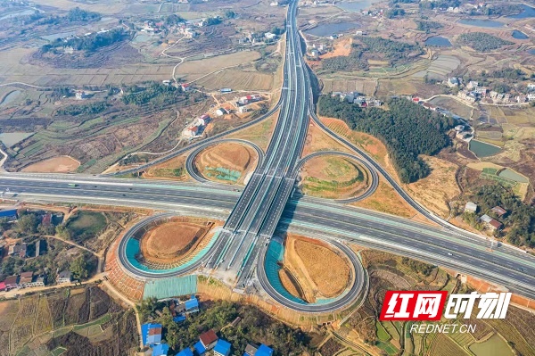 湖南：畅通高速路 沿线产业借路高飞