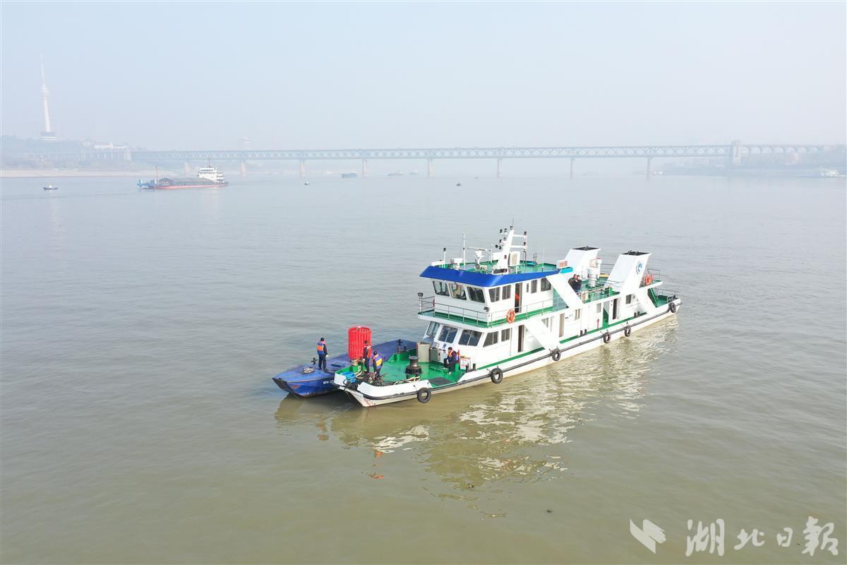武汉长江大桥水域调整航道