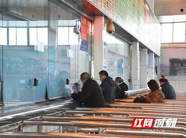 春运首日|衡阳火车站：人气有点“冷” 防疫却不松