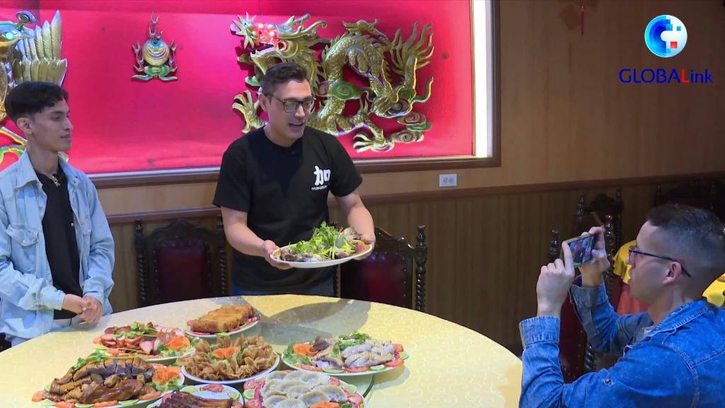 全球连线｜如何过个中国年 委内瑞拉小伙的春节美食视频上新啦