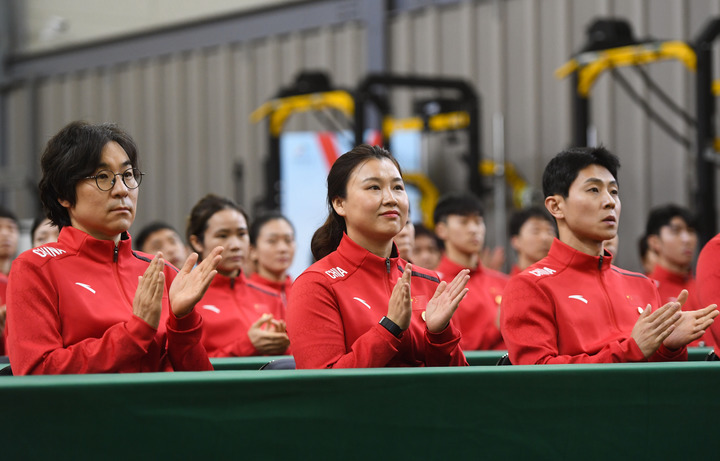 吉网冬奥观察丨中国短道速滑队收获颇丰的背后主教练金善台曾两度在