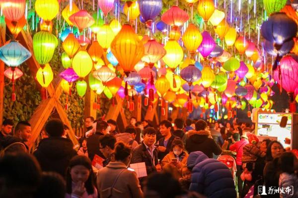 元宵节郑州这些地方可以看灯展 当天18时至21时为出行高峰