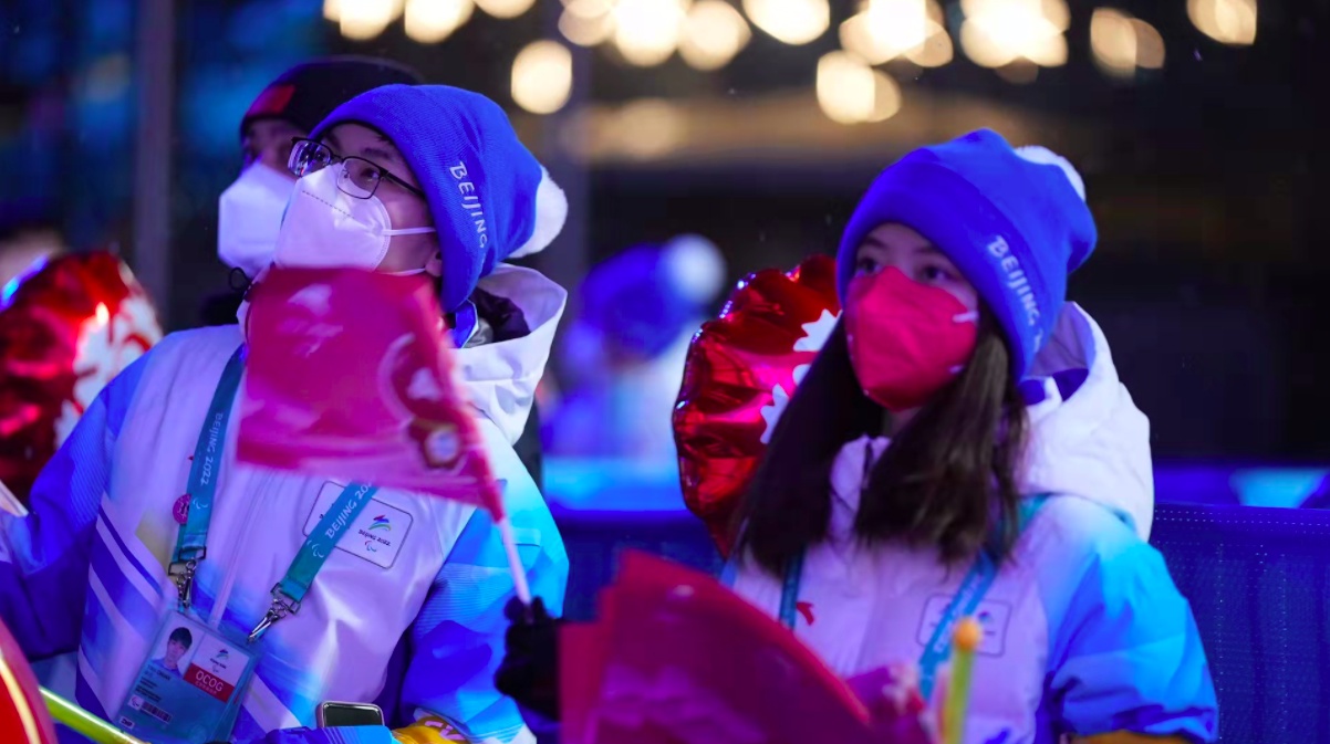 北京冬残奥会张家口颁奖广场举行首场颁奖典礼